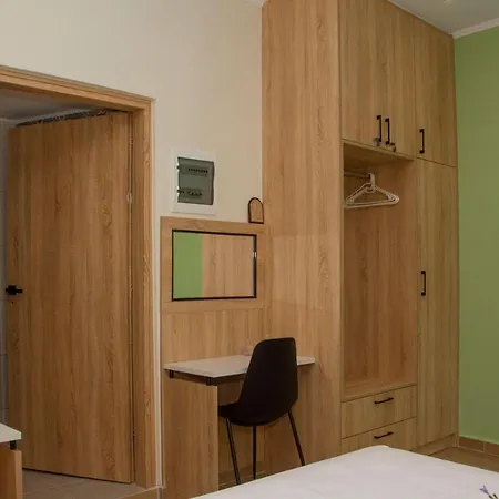 Arismari House Apartment *